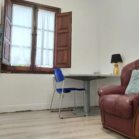 Oviedo Rooms